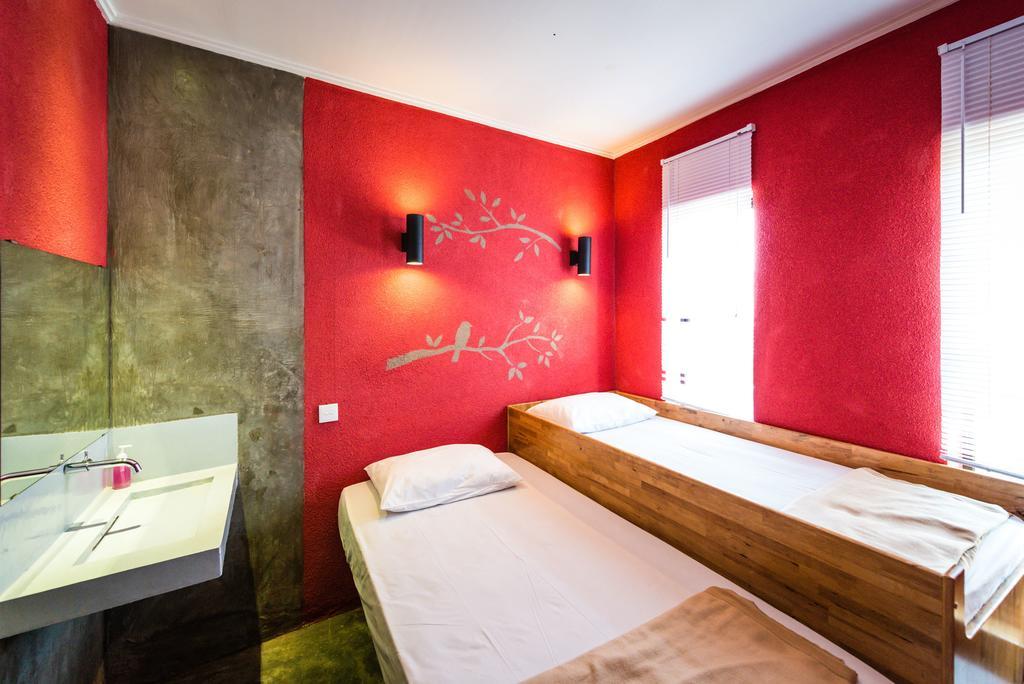 Kayun Hostel Legian Habitación foto